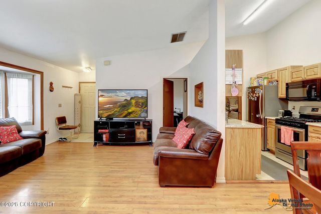 8213 Race Circle, Anchorage, AK 99504