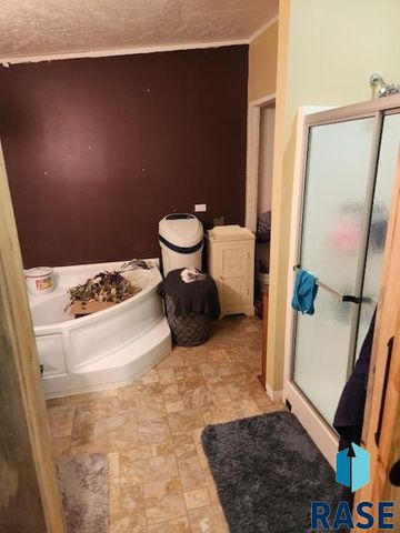 505 E 1st Ave Avenue 16, Rock Rapids, IA 51246