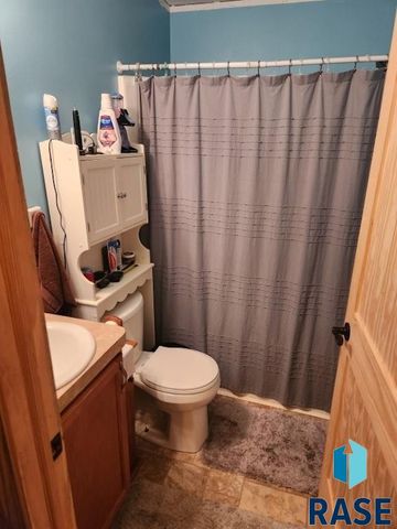 505 E 1st Ave Avenue 16, Rock Rapids, IA 51246