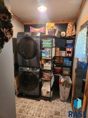 505 E 1st Ave Avenue 16, Rock Rapids, IA 51246