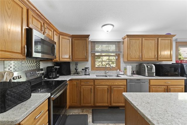 1103 Oakwood Drive, Kent, OH 44240