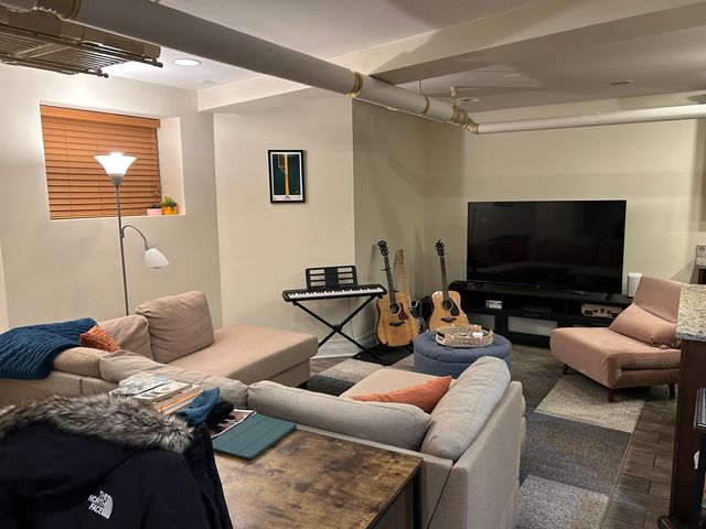 622 W Briar Place G, Chicago, IL 60657