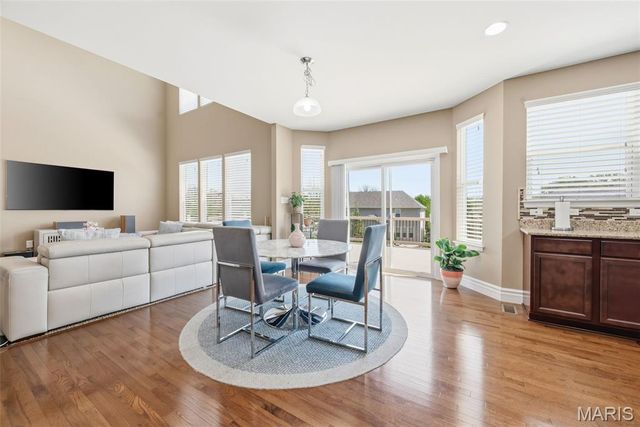 404 Maple Rise Path, Chesterfield, MO 63005