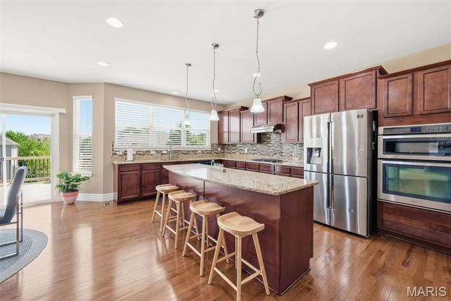404 Maple Rise Path, Chesterfield, MO 63005
