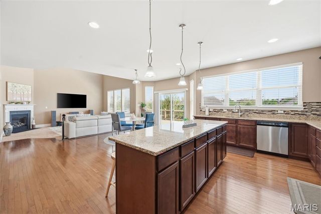 404 Maple Rise Path, Chesterfield, MO 63005