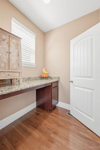 404 Maple Rise Path, Chesterfield, MO 63005