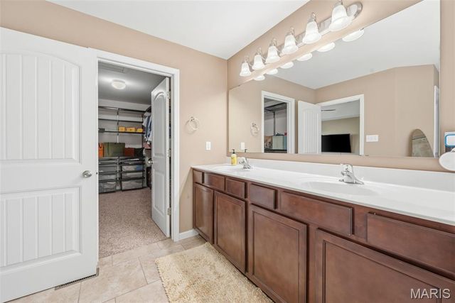 404 Maple Rise Path, Chesterfield, MO 63005