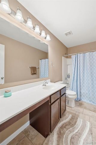404 Maple Rise Path, Chesterfield, MO 63005