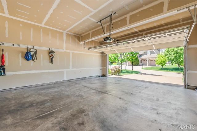 404 Maple Rise Path, Chesterfield, MO 63005