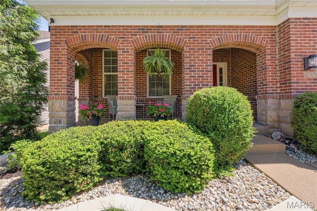 404 Maple Rise Path, Chesterfield, MO 63005