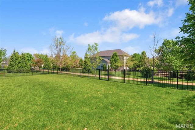 404 Maple Rise Path, Chesterfield, MO 63005