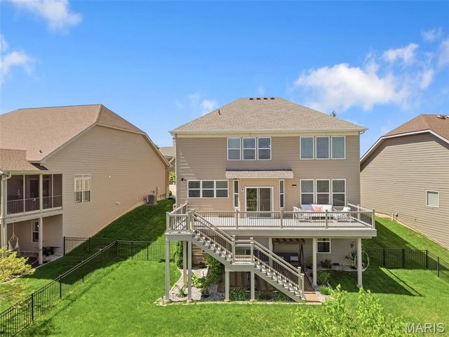 404 Maple Rise Path, Chesterfield, MO 63005