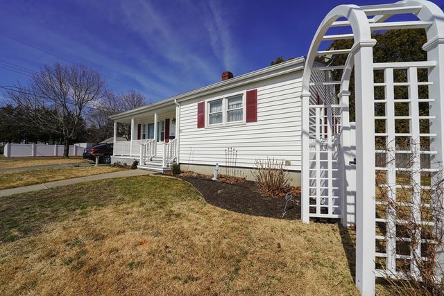 363 Brockton St, New Bedford, MA 02745