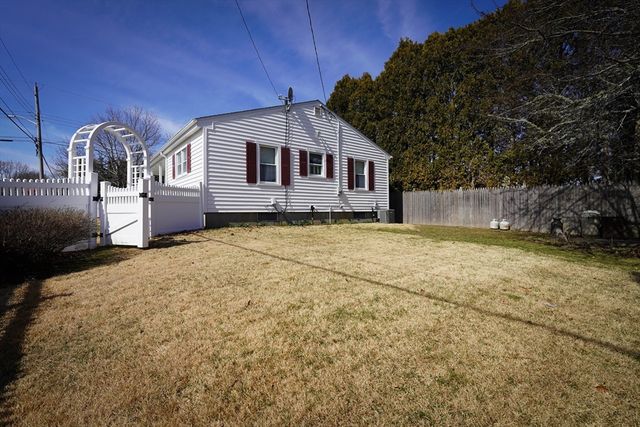 363 Brockton St, New Bedford, MA 02745