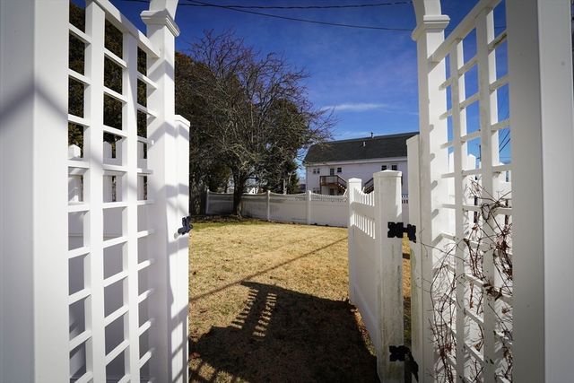 363 Brockton St, New Bedford, MA 02745