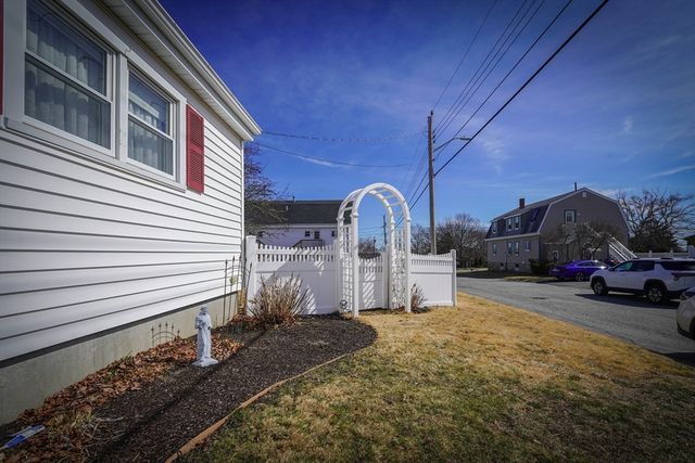 363 Brockton St, New Bedford, MA 02745