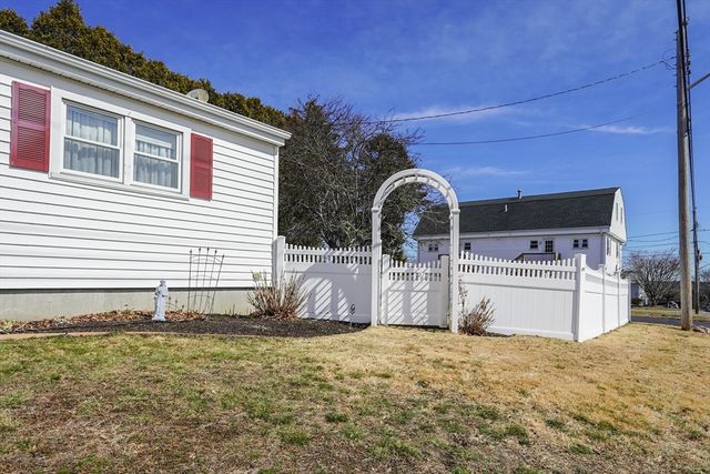 363 Brockton St, New Bedford, MA 02745
