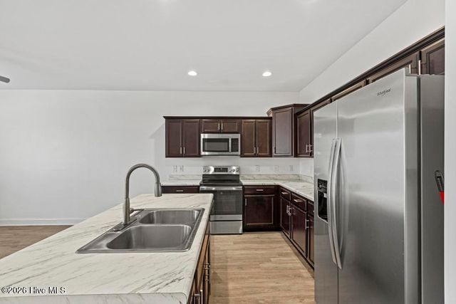 359 S Stingray Lane, Sneads Ferry, NC 28460