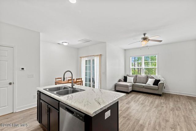 359 S Stingray Lane, Sneads Ferry, NC 28460