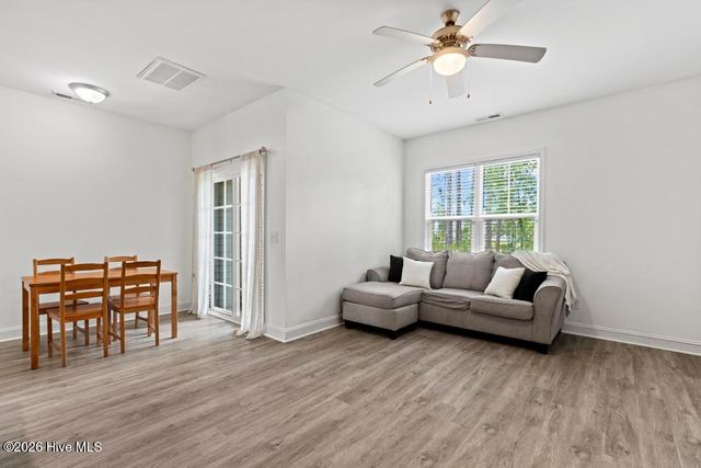 359 S Stingray Lane, Sneads Ferry, NC 28460