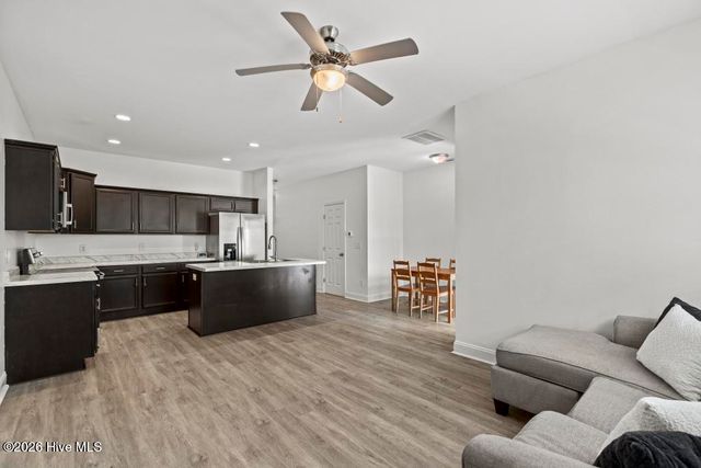 359 S Stingray Lane, Sneads Ferry, NC 28460