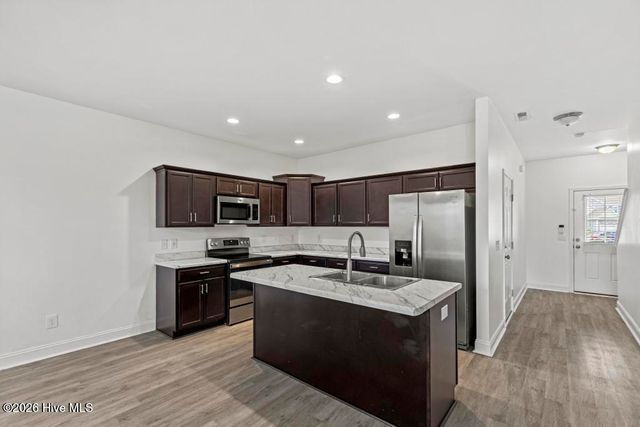 359 S Stingray Lane, Sneads Ferry, NC 28460
