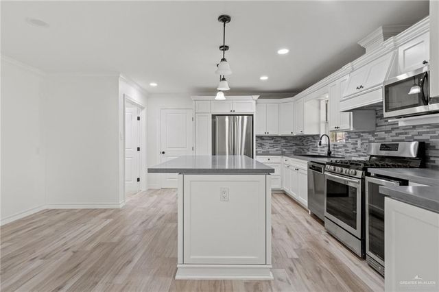 700 Kiester Lane, La Feria, TX 78559