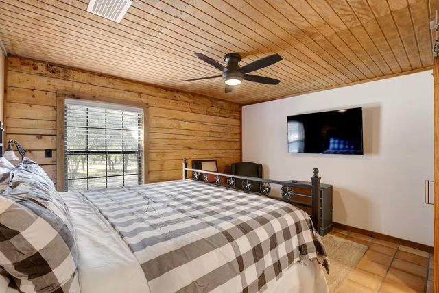 901 Thompson Ranch RD, Wimberley, TX 78676