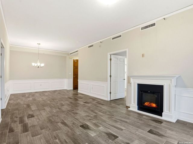 1 Towers Park Ln Apt 1007, San Antonio, TX 78209