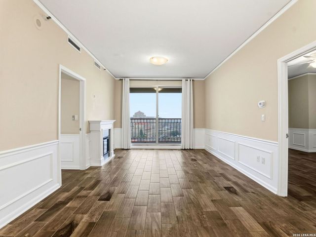 1 Towers Park Ln Apt 1007, San Antonio, TX 78209