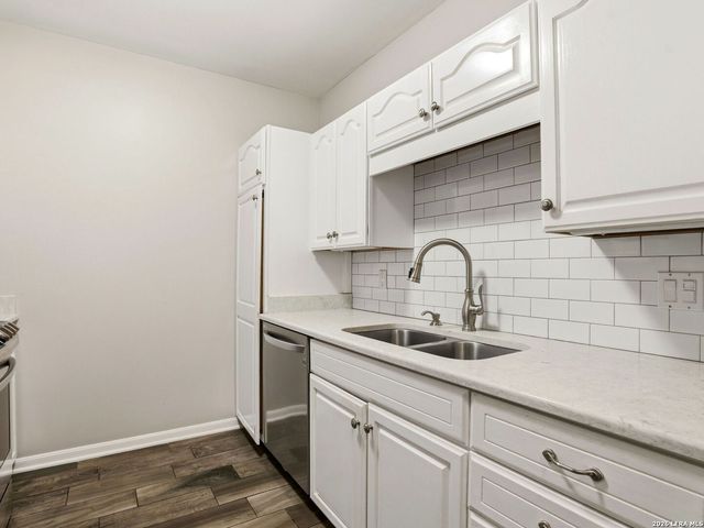 1 Towers Park Ln Apt 1007, San Antonio, TX 78209