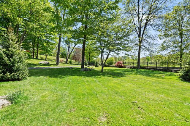 68 Mopus Bridge Road, Ridgefield, CT 06877
