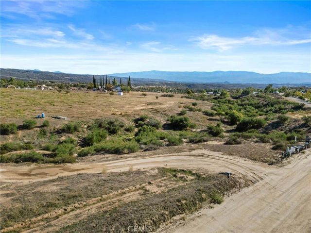 33945 Red Mountain, Hemet, CA 92544