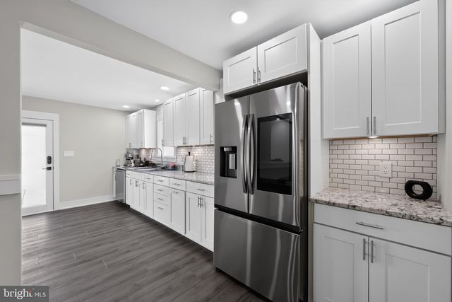 50 MIDDLE RD, Levittown, PA 19056