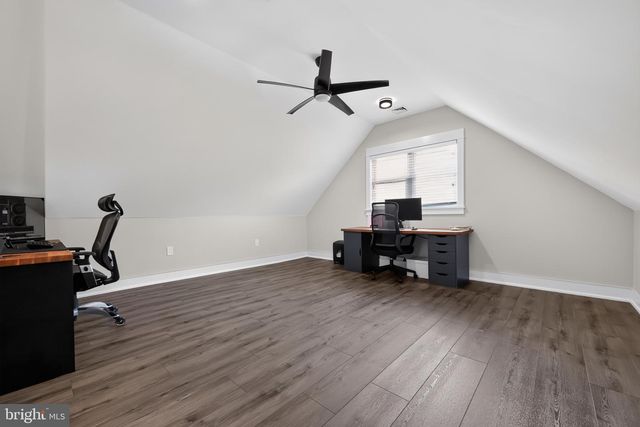 50 MIDDLE RD, Levittown, PA 19056