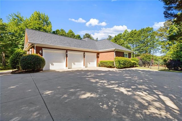 5222 Legends Drive, Braselton, GA 30517