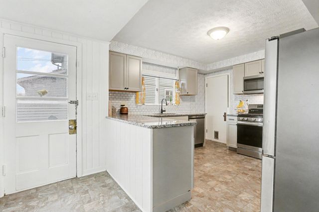 84 N Fulton Avenue, Newark, OH 43055