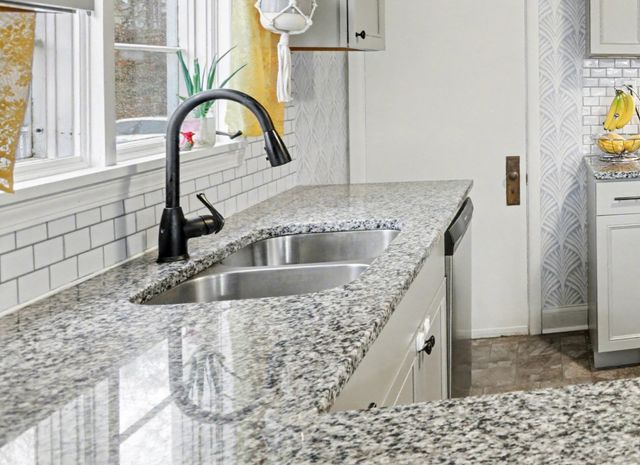 84 N Fulton Avenue, Newark, OH 43055