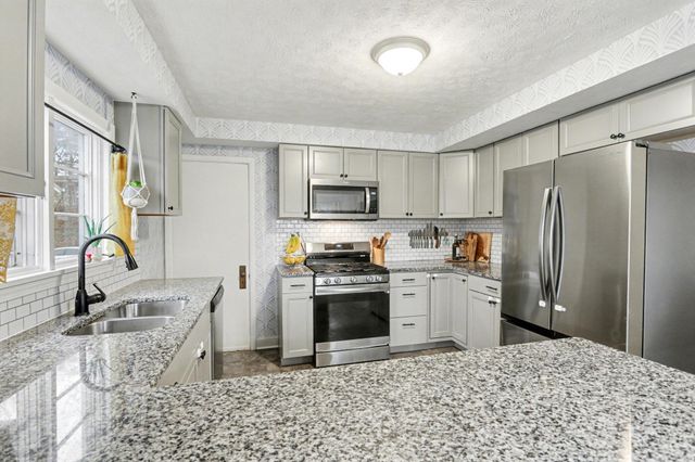 84 N Fulton Avenue, Newark, OH 43055