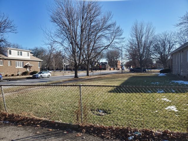 4702 W WRIGHTWOOD Avenue, Chicago, IL 60639