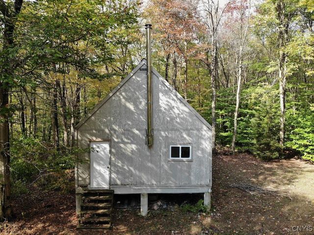 97 Beaver Crk, Redfield, NY 13437