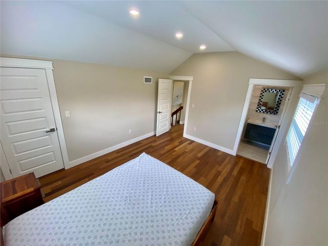 4564 IOLA DRIVE, Sarasota, FL 34231