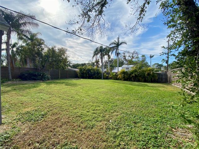 4564 IOLA DRIVE, Sarasota, FL 34231
