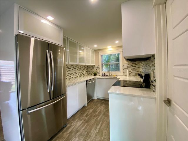 4564 IOLA DRIVE, Sarasota, FL 34231