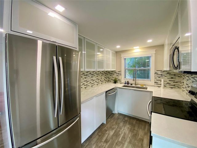 4564 IOLA DRIVE, Sarasota, FL 34231