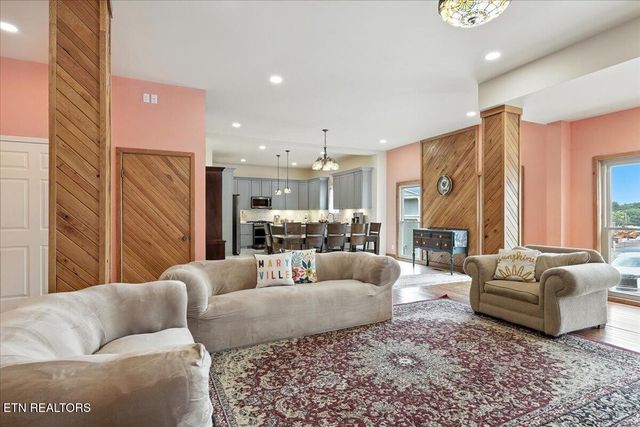 321 High St, Maryville, TN 37804