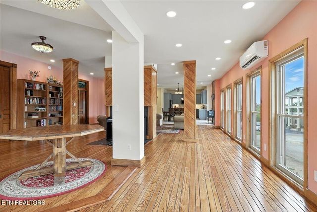 321 High St, Maryville, TN 37804