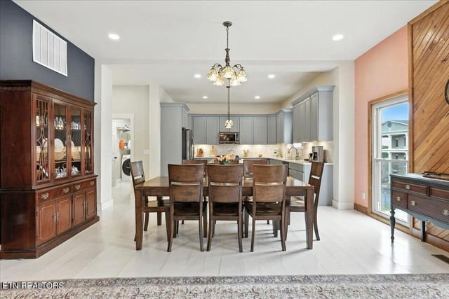 321 High St, Maryville, TN 37804