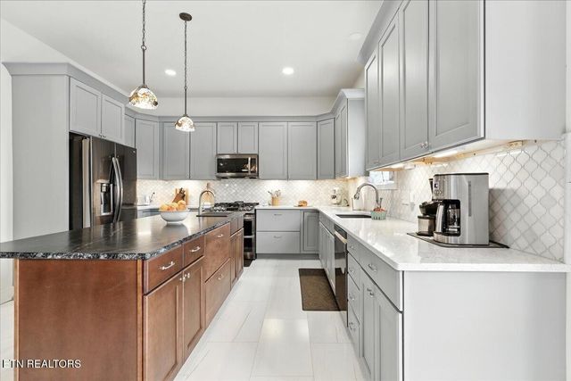 321 High St, Maryville, TN 37804