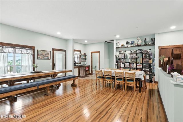 321 High St, Maryville, TN 37804